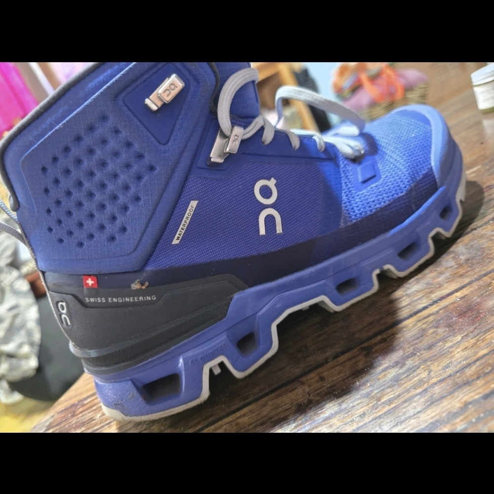 On Cloud Womans Shoe - Picture 15 of 15